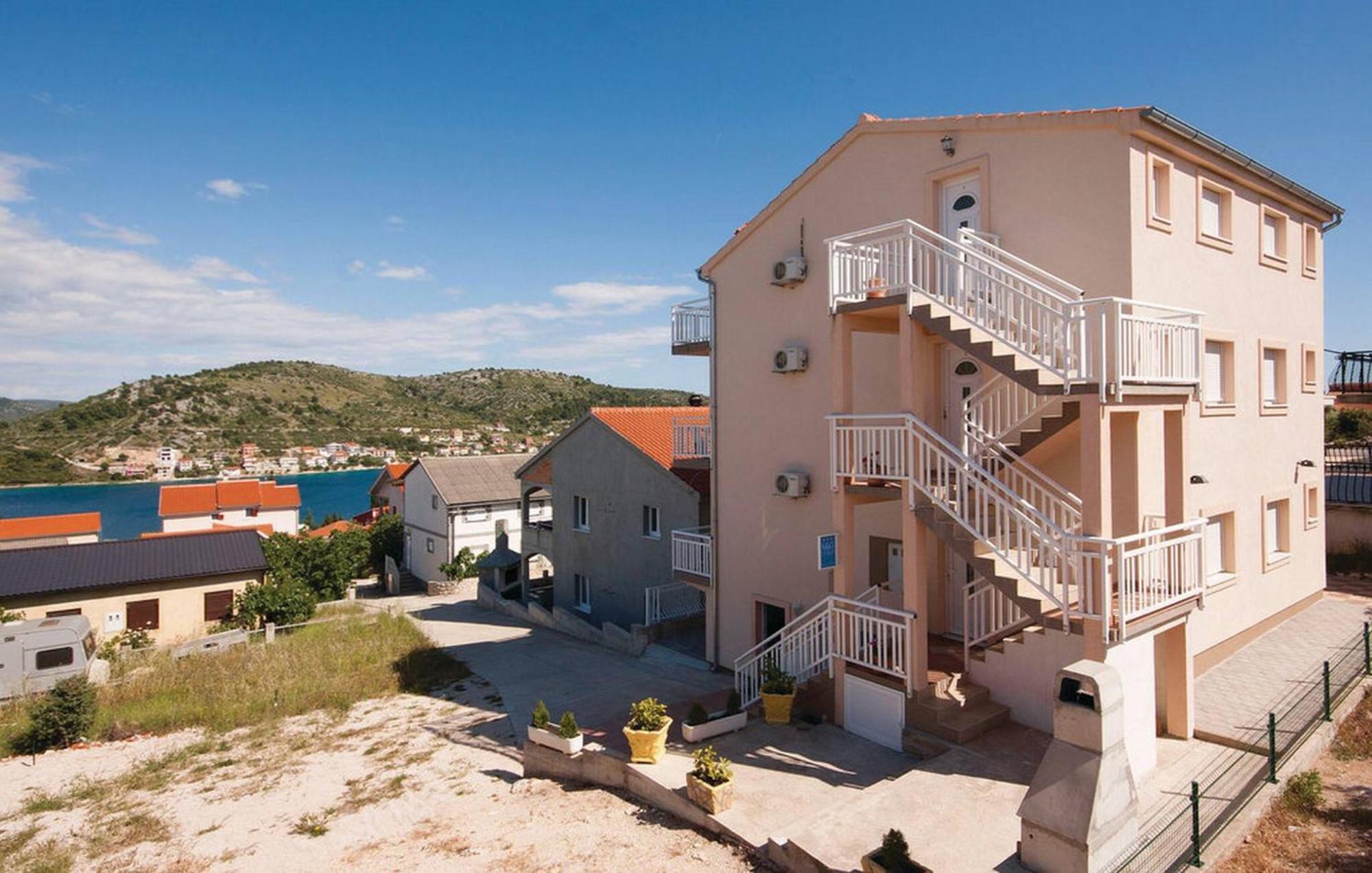 S&G Leko Apartmani Rogoznica Экстерьер фото